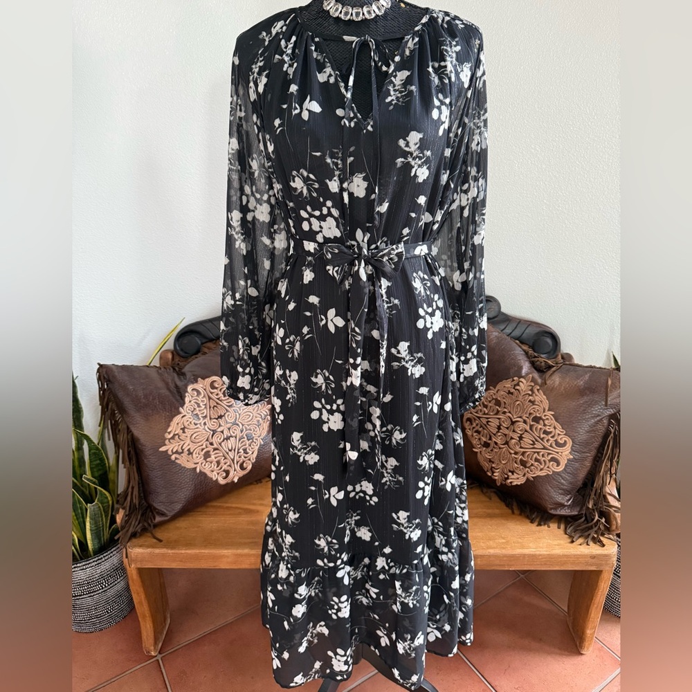 Banana Republic Black and White Floral Long Sleeve Boho Maxi Dress Sise Medium